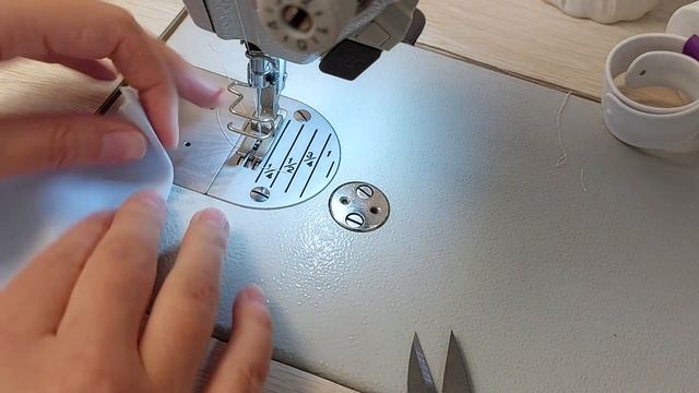 Сшила бортики с защипами и бортики из купонов. Получился красивый комплект в детскую кроватку! смотреть онлайн