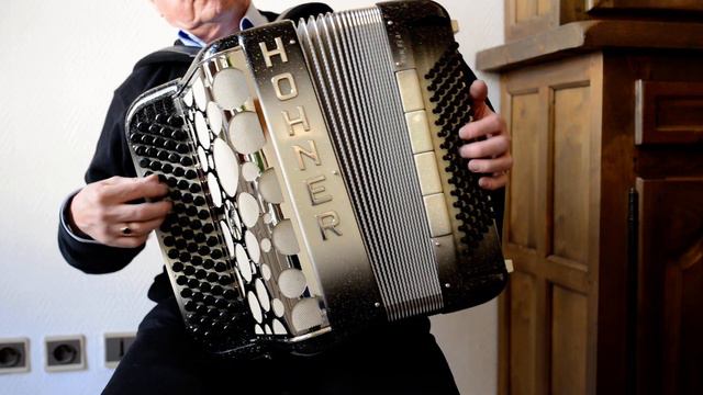 Démonstration accordéon Hohner Fun Flash par JD - 4 смотреть онлайн