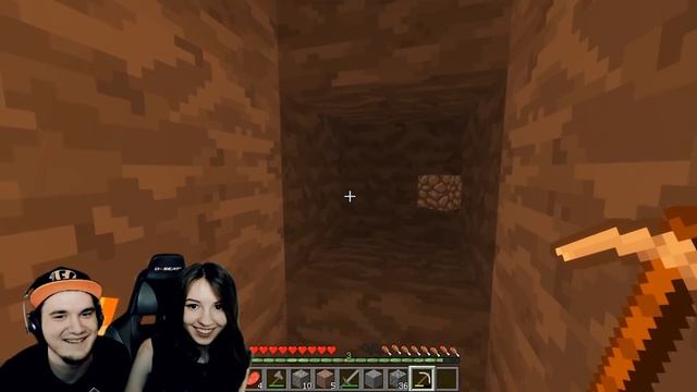 MINECRAFT - А ЧТО ЭТО ТАКОЕ? (ДЕВУШКА ВПЕРВЫЕ ИГРАЕТ В МАЙНКРАФТ) смотреть онлайн