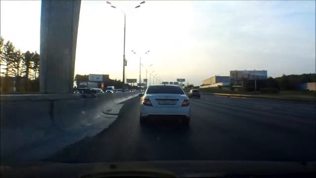 блондинка на мкаде врубила первую на 110 км/ч смотреть онлайн