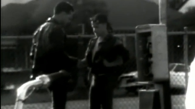Martika - Toy Soldiers смотреть онлайн