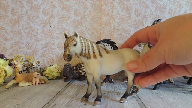 Обзор коллекции.А- Американская кремовая(Collecta), андалузская лошадь( Collecta, Schleich)Паддоки.