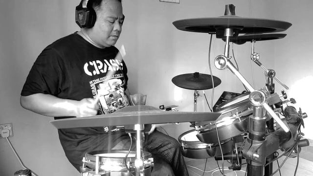 Butterfingers//Naive Sick Chasm//Drumcover//Nux-Dm7x смотреть онлайн