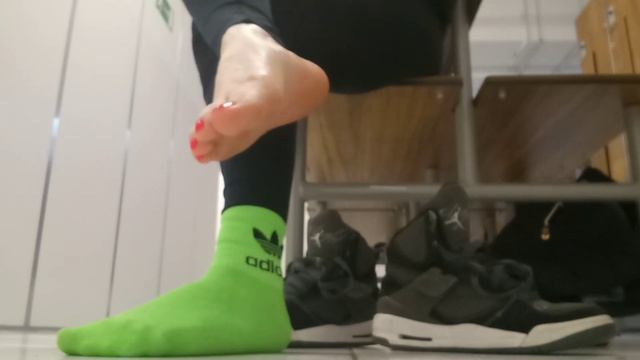 Aleksandra Deviant Feet - Smell Feets - Socks - Sneakers