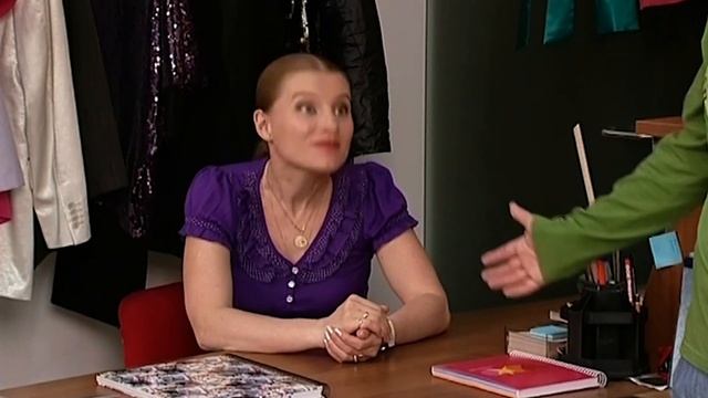 Не правильно написали фамилию | 6 кадров смотреть онлайн