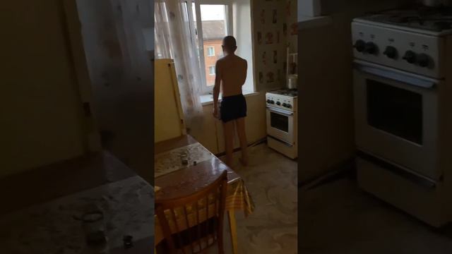 БЕЗУМНЫЙ ПАША БУХОВЫЙ РАСКАЗЫВАЕТ КАКОЙ ОН КРУТОЙ. смотреть онлайн