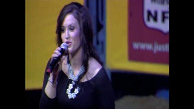 Lexi Larsen - National Anthem - NFR 2013 смотреть онлайн