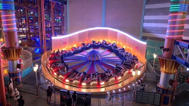 Genting Skytropolis Indoor Theme Park - Music Express смотреть онлайн