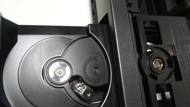 PHILIPS CD 320 COMPACT TWIN DAC DISC PLAYER