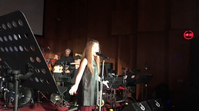 Мария Панюкова - "Я поля влюблённым постелю" смотреть онлайн