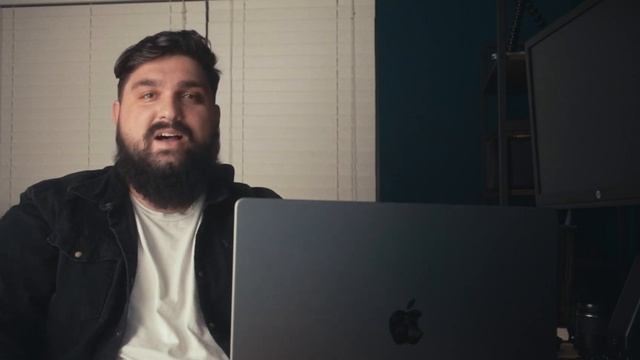 Lifetime Windows User Switches to Mac | M1 MacBook Pro for Filmmakers First Impressions смотреть онлайн
