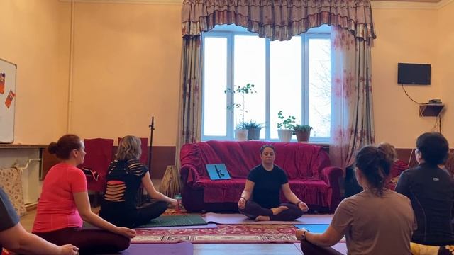 Мила Иванова. Занятия по танцевальной йоге, Йога ретрит Текели, март 2022 г. смотреть онлайн