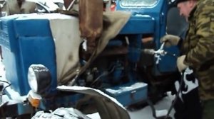 Запуск трактора т-40 зимой.