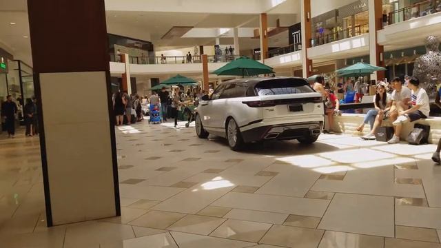 Walk in aventura mall Florida!!! Many shops, plenty of choices for many tastes!!! смотреть онлайн