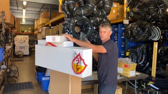 Factory Friday: Edwin BTM XL Say What? смотреть онлайн