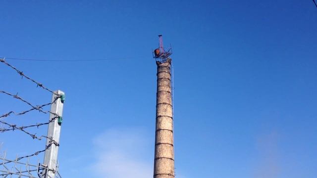 Демонтаж металлической конструкции с трубы котельной. смотреть онлайн