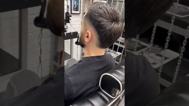 мужские стрижки #классичесская стрижка #фейд #моделировани борода смотреть онлайн