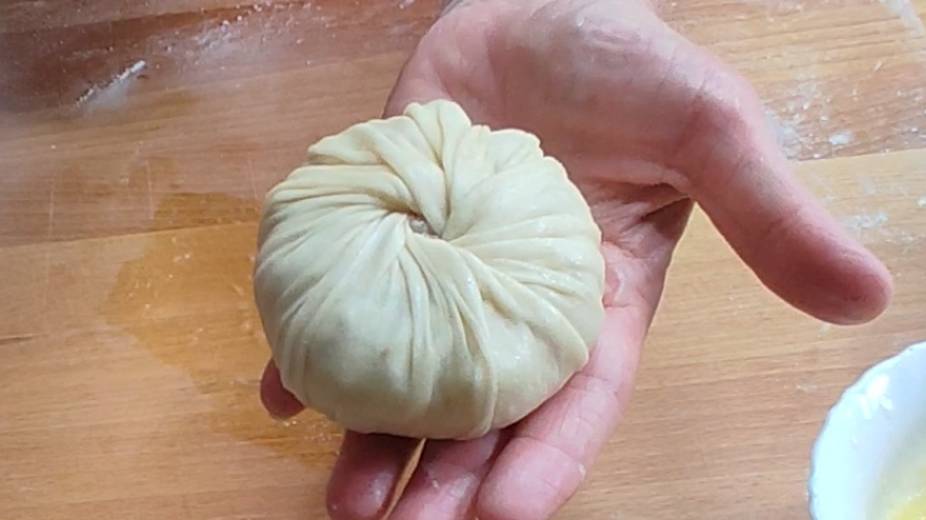 Необычные пироги с луком и яйцом смотреть онлайн