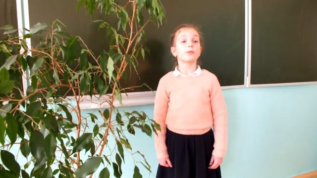 DSCF6379Страна читающая — Елизавета Пивкина читает произведение «Ворона и Лисица» И. А. Крылова смотреть онлайн