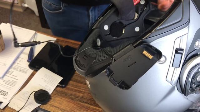 Instalando intercomunicador Cardo Packtalk Bold no capacete Shoei Neotec II смотреть онлайн