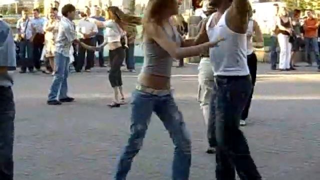 Inna y Michel bailando salsa смотреть онлайн