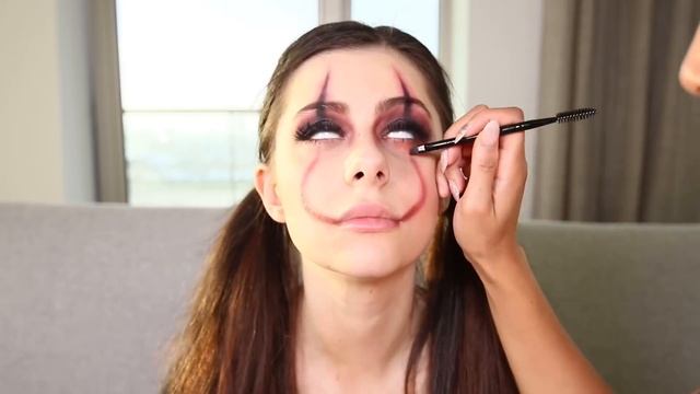 More Last-Minute DIY Halloween Costume Makeup Ideas (IT PENNYWISE CLOWN TUTORIAL) смотреть онлайн