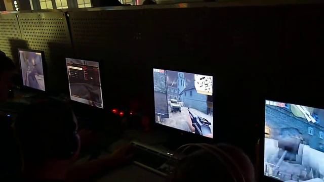 LAN 10 Как играют команды. смотреть онлайн