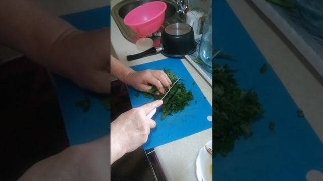 Щи зелёные! Очень вкусный суп из крапивы! #life #like #tasty #рецепты #cooking #щи смотреть онлайн
