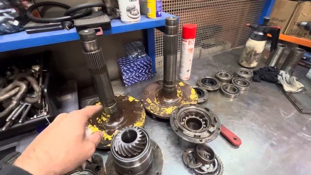 Рабочие будни) Ремонт Мксм 800 / ремонт forway/ ремонт гидравлики / ремонт бортовых редукторов смотреть онлайн