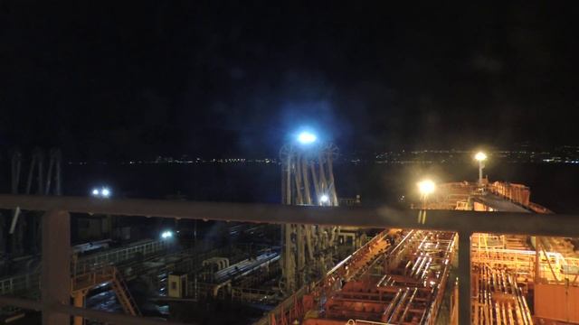 Ночью у терминала  в Новороссийске