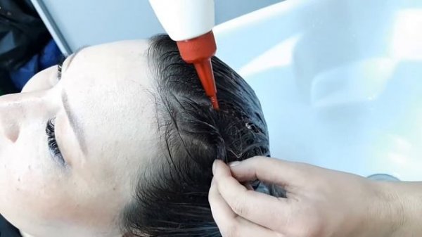 Тонирование волос маской Newtone Estel с дополнительными ухаживающими свойствами.