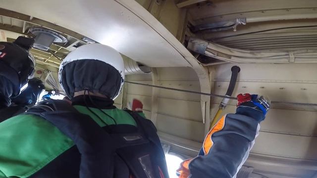 Прыжок с парашютом AFF - 3 уровень. Похвала инструктора Виктории бесценна)) 3000 м. смотреть онлайн