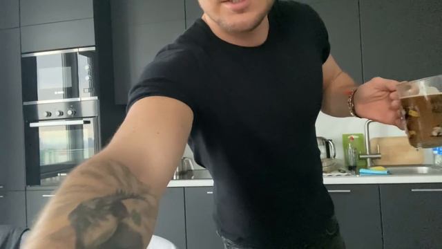 Постригли , как смогли 💇♂️ отказываюсь от кофе ☕️ смотреть онлайн