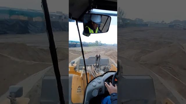 Cargador frontal, Richard Taquila de Puno en prácticas de cargador frontal . Volvo L120f смотреть онлайн
