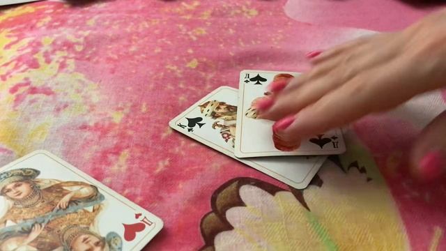 ГАДАНИЕ НА ЧЕРВОВУЮ ДАМУ на игральных картах смотреть онлайн
