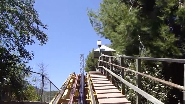 Gold Rusher POV Six Flags Magic Mountain Roller Coaster смотреть онлайн