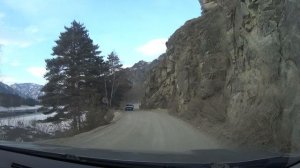 Ороктойский мост и зимняя дорога. Горный Алтай.