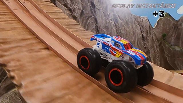 СМОГУТ ЛИ Monster Trucks ПЕРЕСЕЧЬ ОПАСНЫЙ ШАТКИЙ МОСТ Монстр Траки Турнир Титанов смотреть онлайн