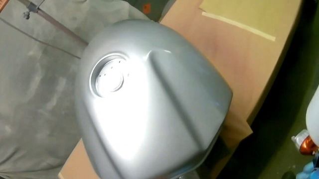 Sagola 4600 Xtreme Titania For Clear & Base, Spraying A Motorcycle Gas Tank смотреть онлайн