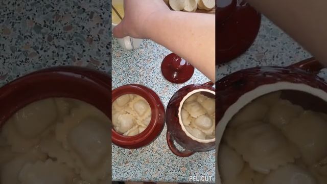 пельмени в горшочке под сливочным соусом смотреть онлайн