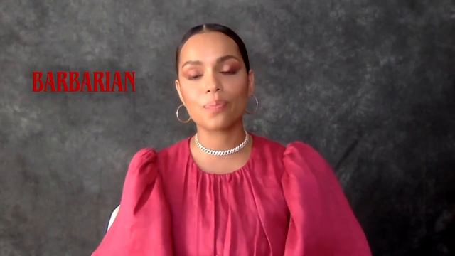 "Barbarian" Interviews with Justin Long, Georgina Campbell, & Zach Cregger смотреть онлайн