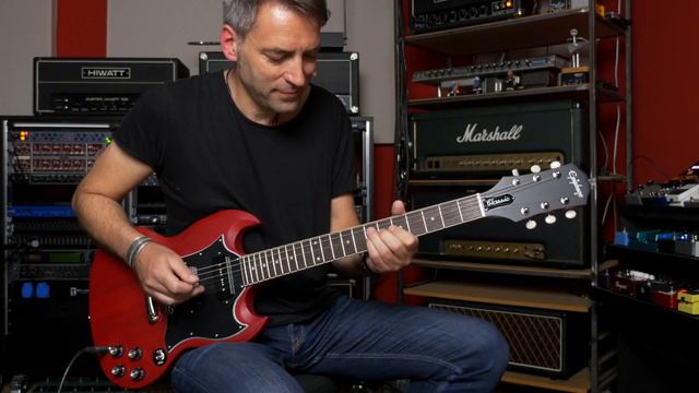 Epiphone SG Classic Worn P-90s - Sound Demo (no talking) смотреть онлайн