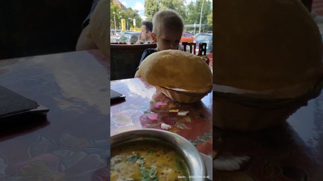 14/07/23 принесли овощной суп ??? и батуру - индийский хлеб ?