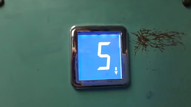 ЛИФТЫ КМЗ-(2011 Г.в) Q=400/kg Q=630/kg V=1m/s Г, Москва Россия смотреть онлайн