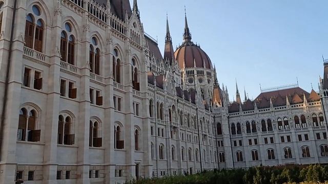 Будапешт здание Парламента и Площадь Лайоша Кошута и площадь Свободы смотреть онлайн