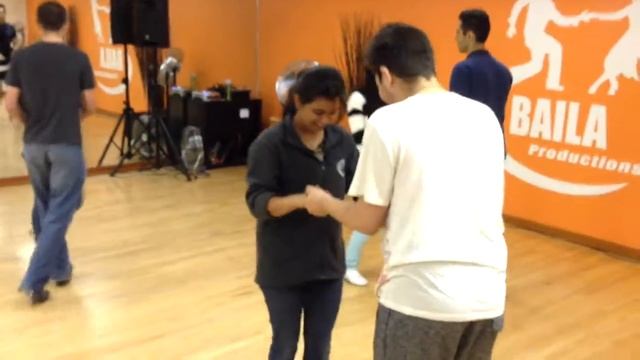 Teens Dancing Salsa for the first time ! смотреть онлайн