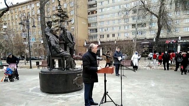 В Саратове открыли памятник братьям Никитиным. смотреть онлайн