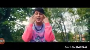 хвбиб тащит мальчик открытку