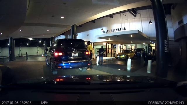 Coolest Valet Parking Area. Beverly Center Shopping Mall in Los Angeles, Driving tour. смотреть онлайн