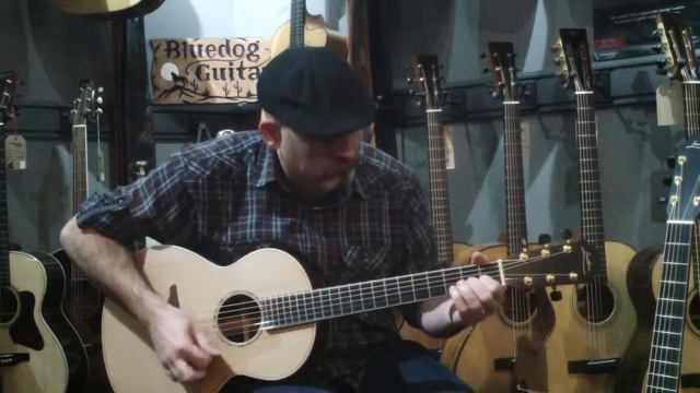 Wee Lowden Twins in Ziricote at Bluedog Guitars смотреть онлайн